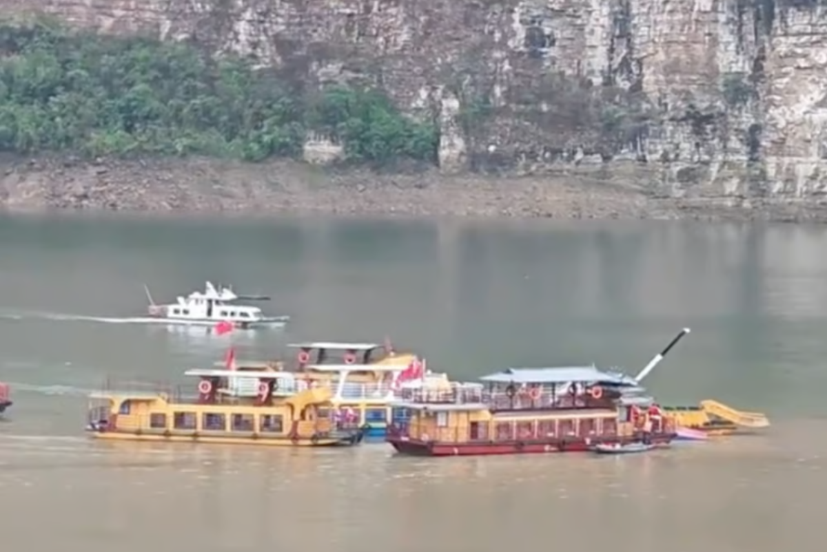 Four Boats Capsizing in Guizhou